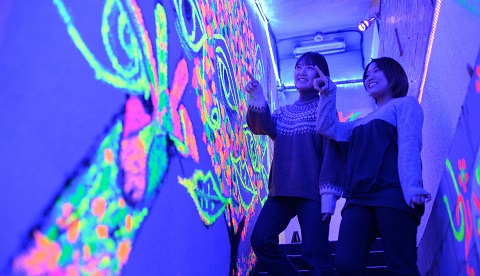 心のリセットと感情のデトックスを体験。SNS映えする非日常アミューズメント施設U2の入り口