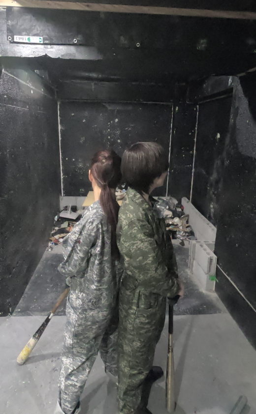 女子二人で物５０Kgぶっ壊してストレス発散(^^)v