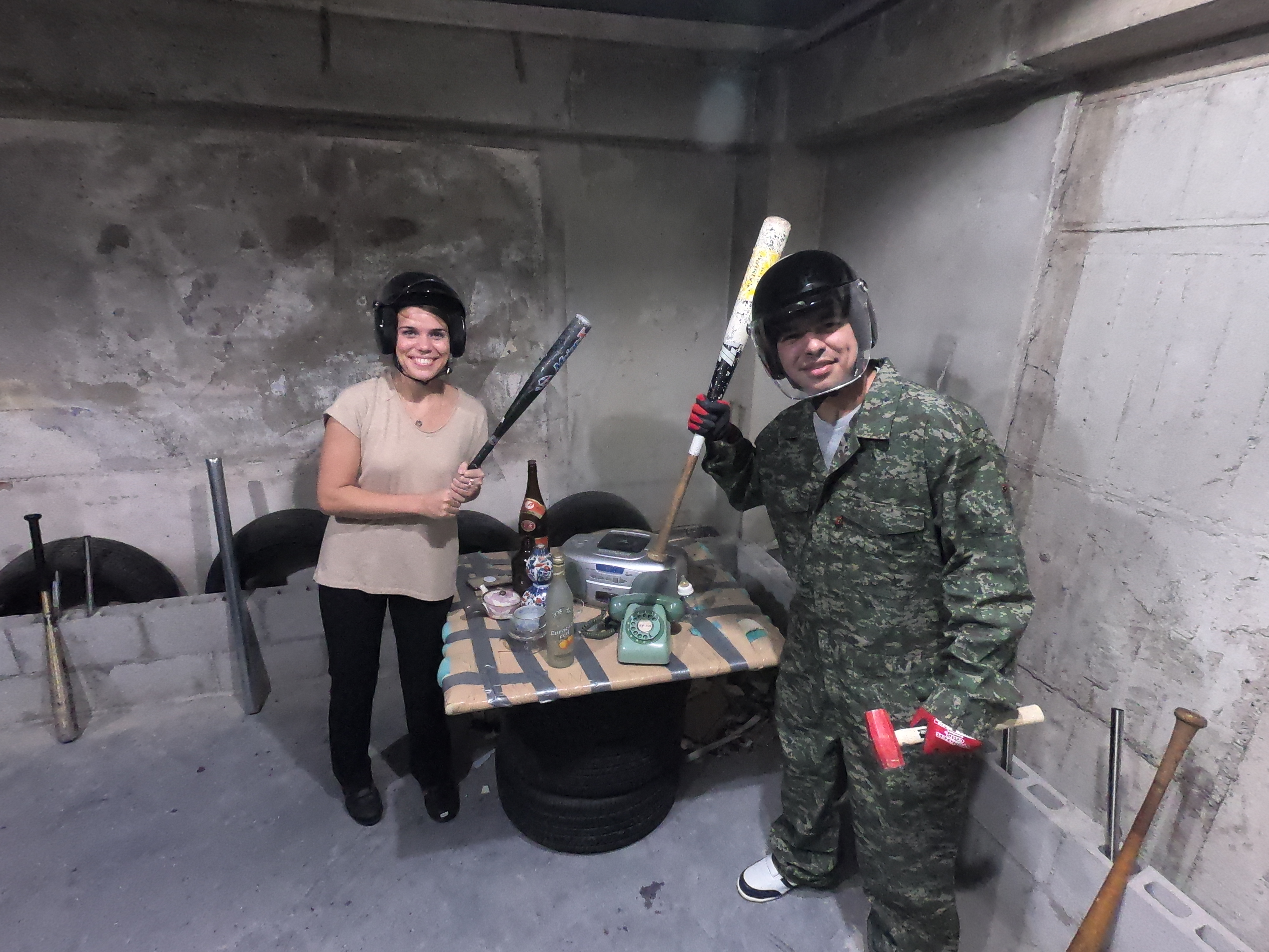 大阪旅行で物を壊してスッキリしよう!