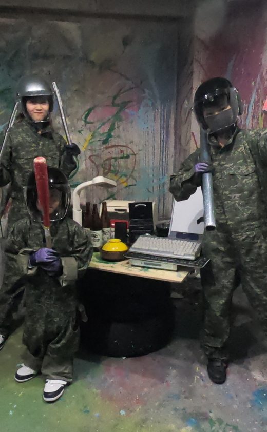 家族のお出かけ！ちびっ子が迷彩服で大暴れ！