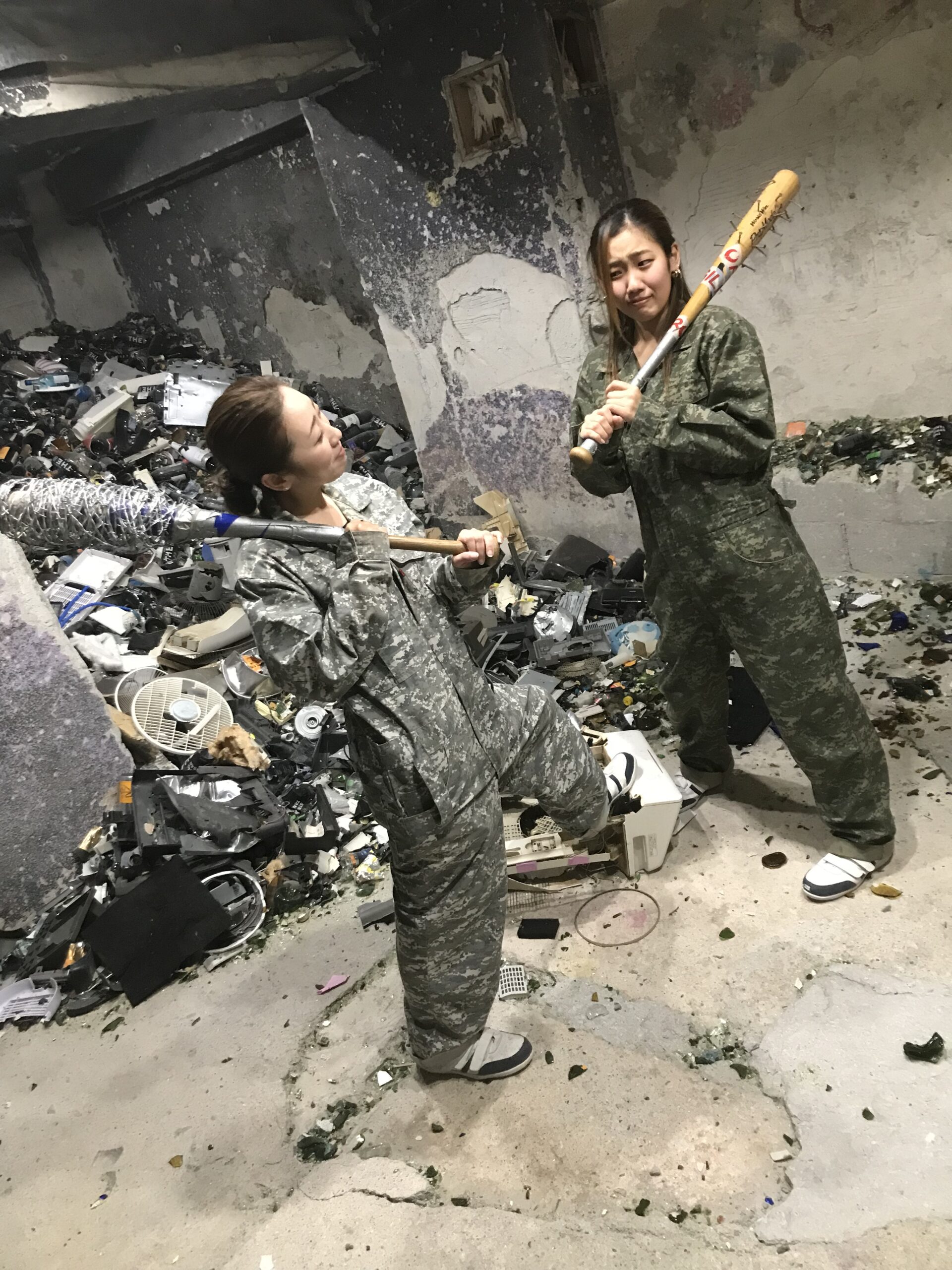 女性だってクギバットで楽しくイライラ解消♪